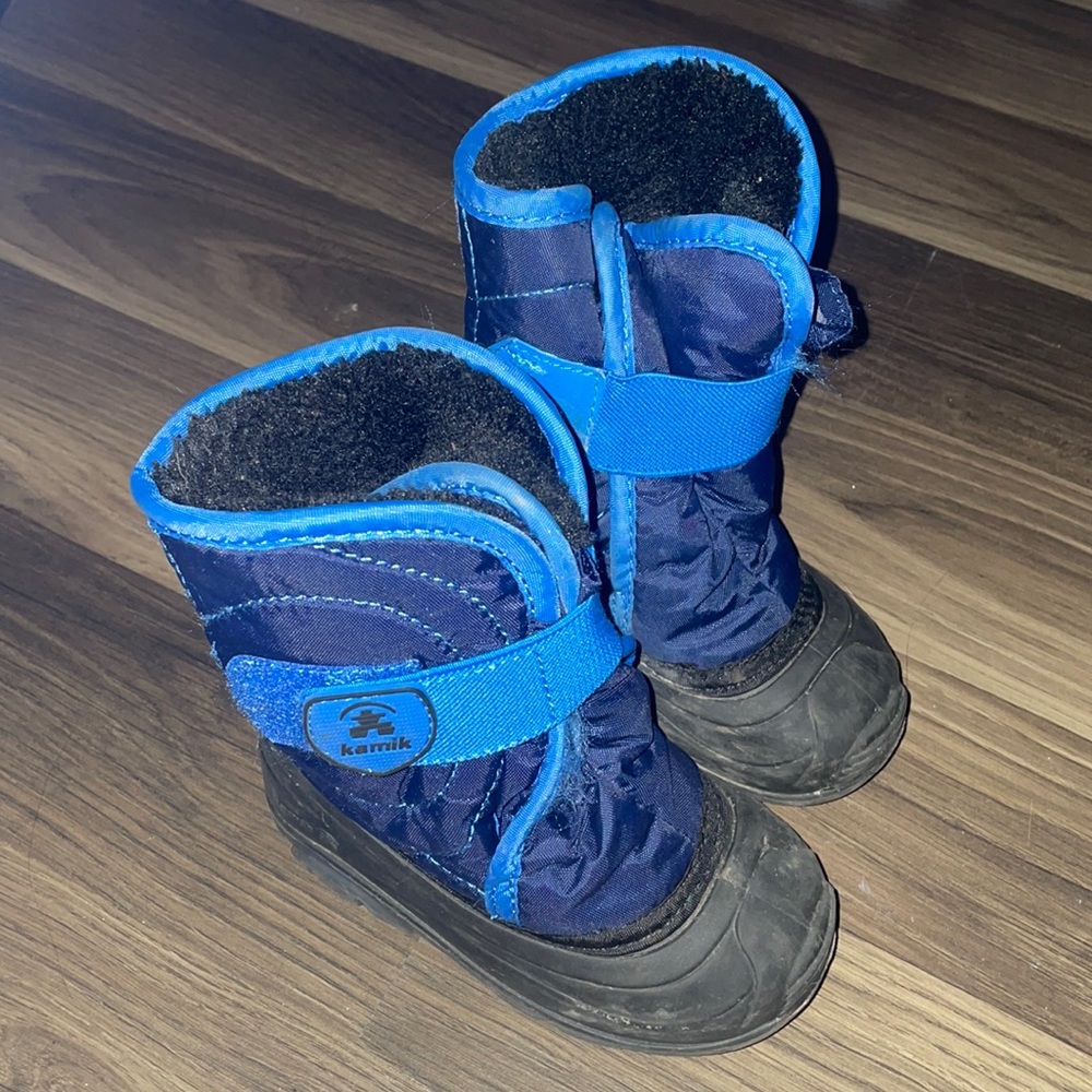 Kamik SZ 7 Toddler Winter boots